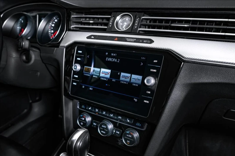 VW Passat 148 000km! R-LINE// ГАРАНЦИЯ// ВЪРНАТ ОТ ЛИЗИНГ// , снимка 12 - Автомобили и джипове - 51360302