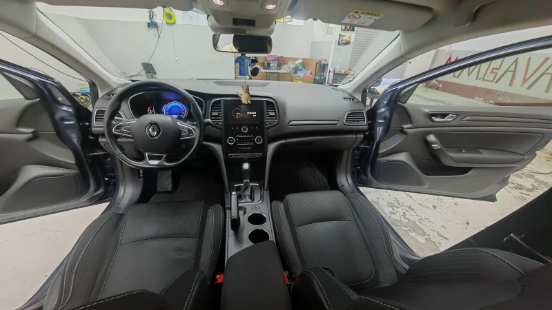 Renault Megane, снимка 14 - Автомобили и джипове - 52094728