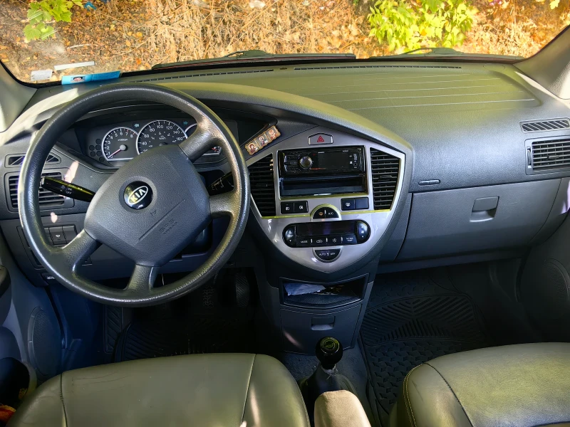 Kia Carens, снимка 6 - Автомобили и джипове - 51755148