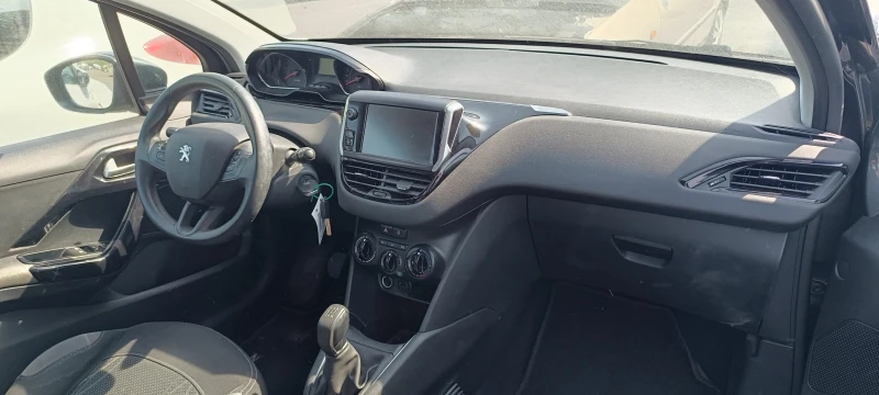 Peugeot 208 1.6 E-HDi, снимка 5 - Автомобили и джипове - 52061929