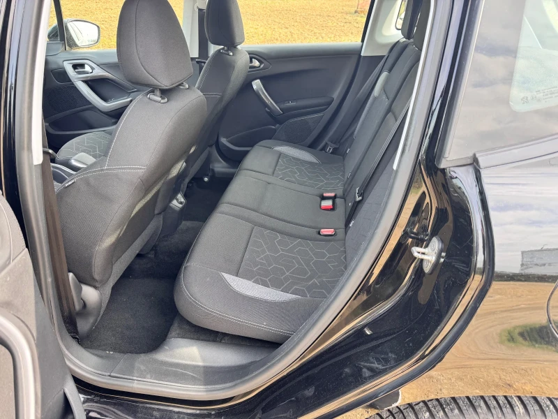 Peugeot 2008 1.6hdi, снимка 12 - Автомобили и джипове - 52101581