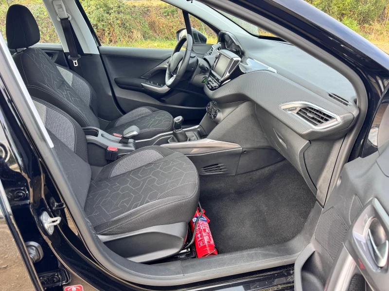 Peugeot 2008 1.6hdi, снимка 14 - Автомобили и джипове - 52101581