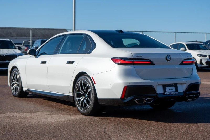 BMW 760 Swarovski* Mineral White Metallic, снимка 5 - Автомобили и джипове - 52371026