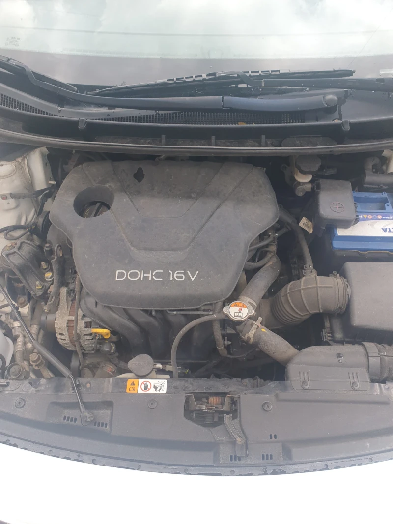 Hyundai I30 1.6 , снимка 16 - Автомобили и джипове - 52502918