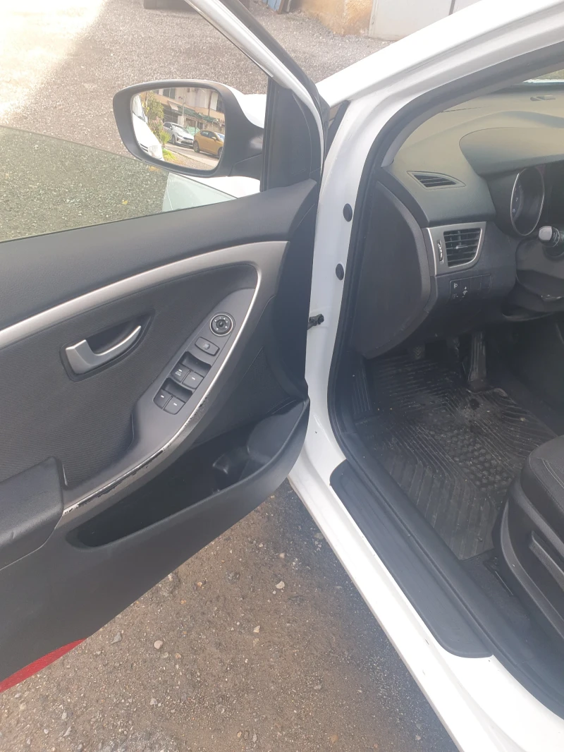 Hyundai I30 1.6 , снимка 10 - Автомобили и джипове - 52502918