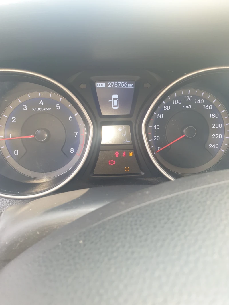 Hyundai I30 1.6 , снимка 11 - Автомобили и джипове - 52502918