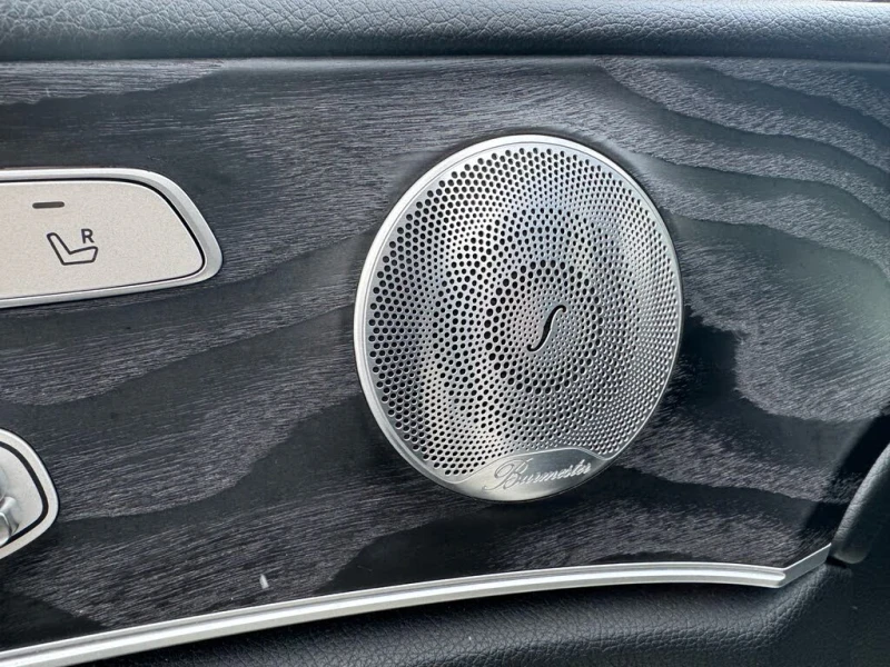 Mercedes-Benz E 300 4 MATIC * АвтоКредит(ЦЕНА ДО БГ), снимка 11 - Автомобили и джипове - 53599472