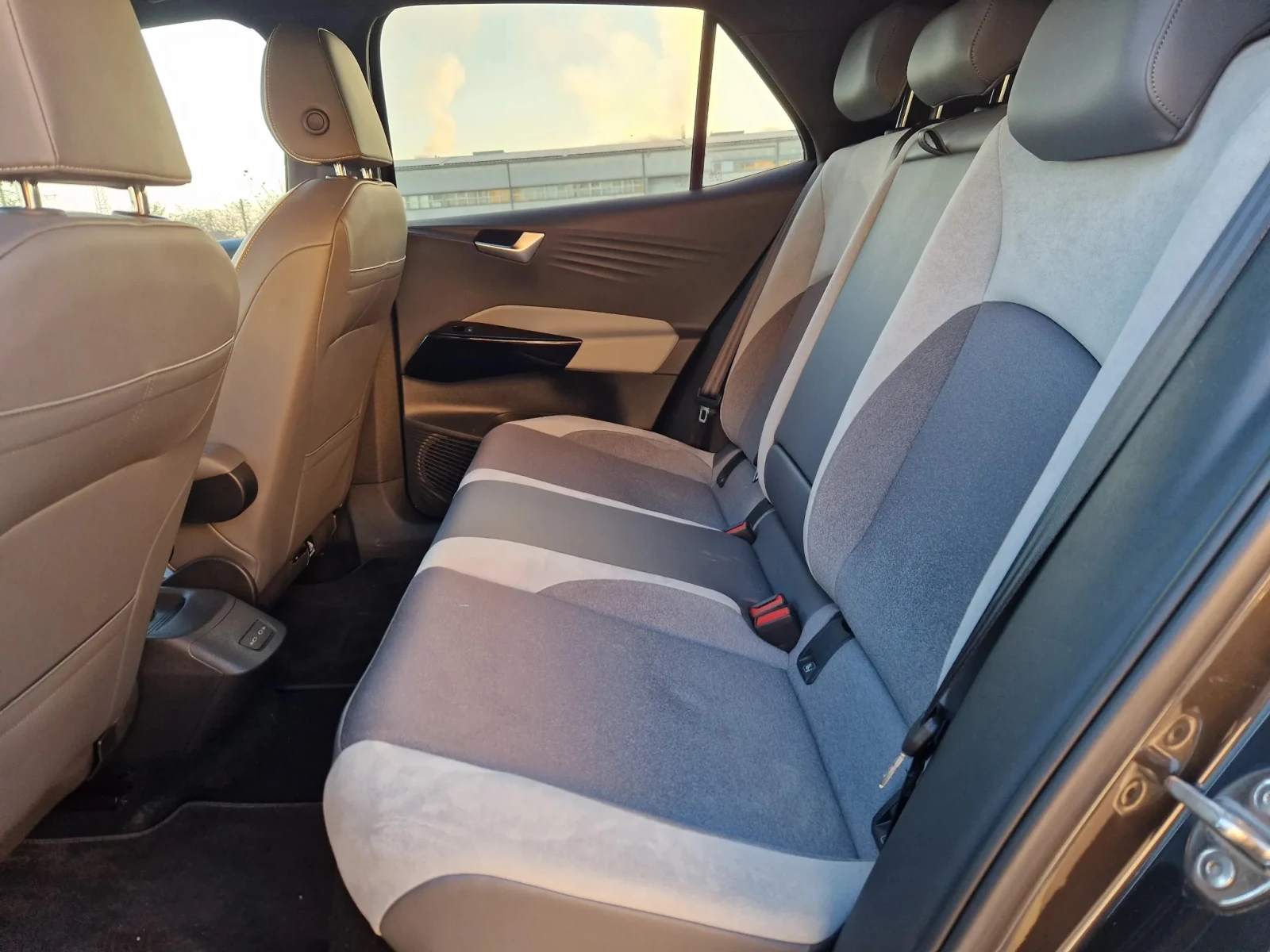 VW ID.3 ����������� 204 �.�./58 kwh/450��/1st/LED/������ | Mobile.bg � ����������� 11