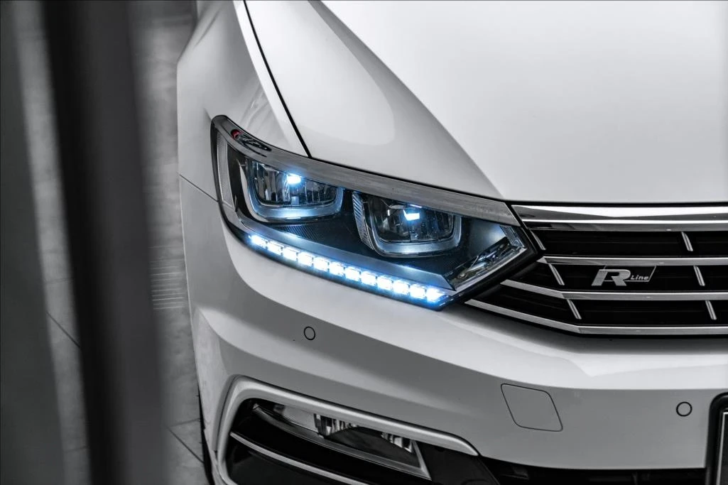 VW Passat R-LINE // FACELIFT// Очакван внос - изображение 3