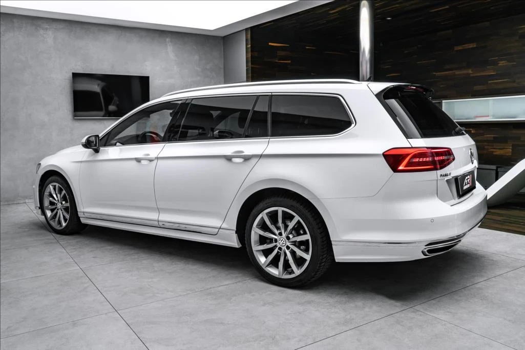 VW Passat R-LINE // FACELIFT// Очакван внос - изображение 4