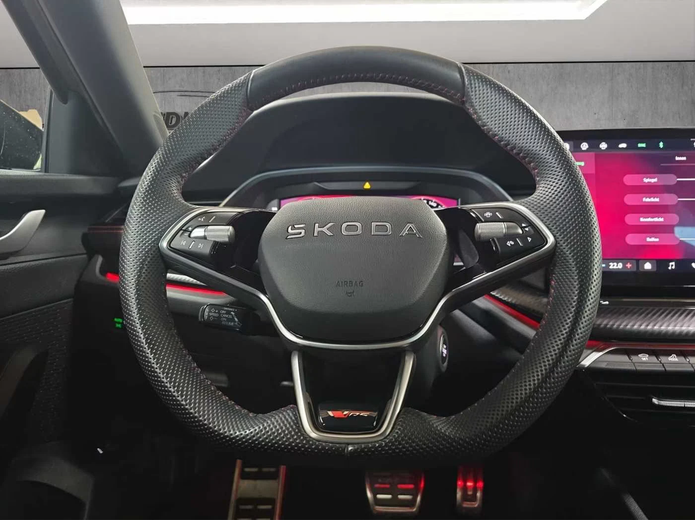 Skoda Octavia 2.0VRS/245HP/NAVI/DSG/CAM/LED/ACC/KLESS/136g - изображение 8
