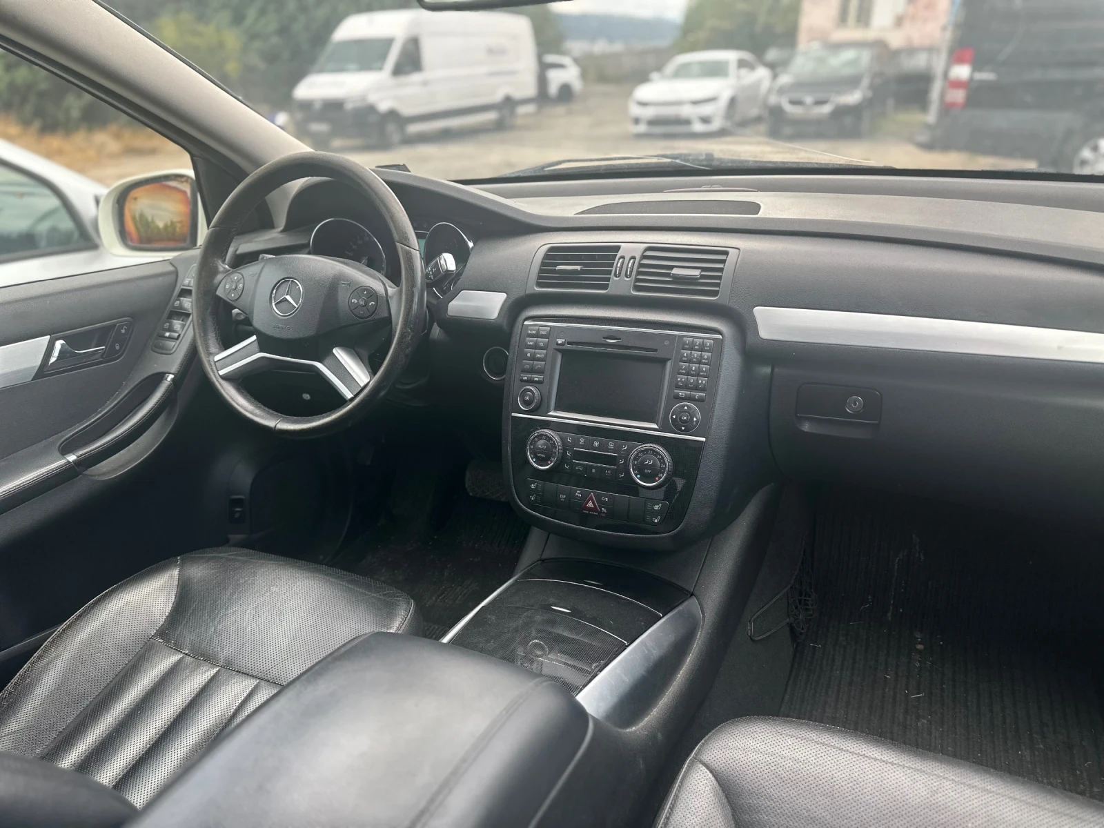 Mercedes-Benz R 320  - изображение 6