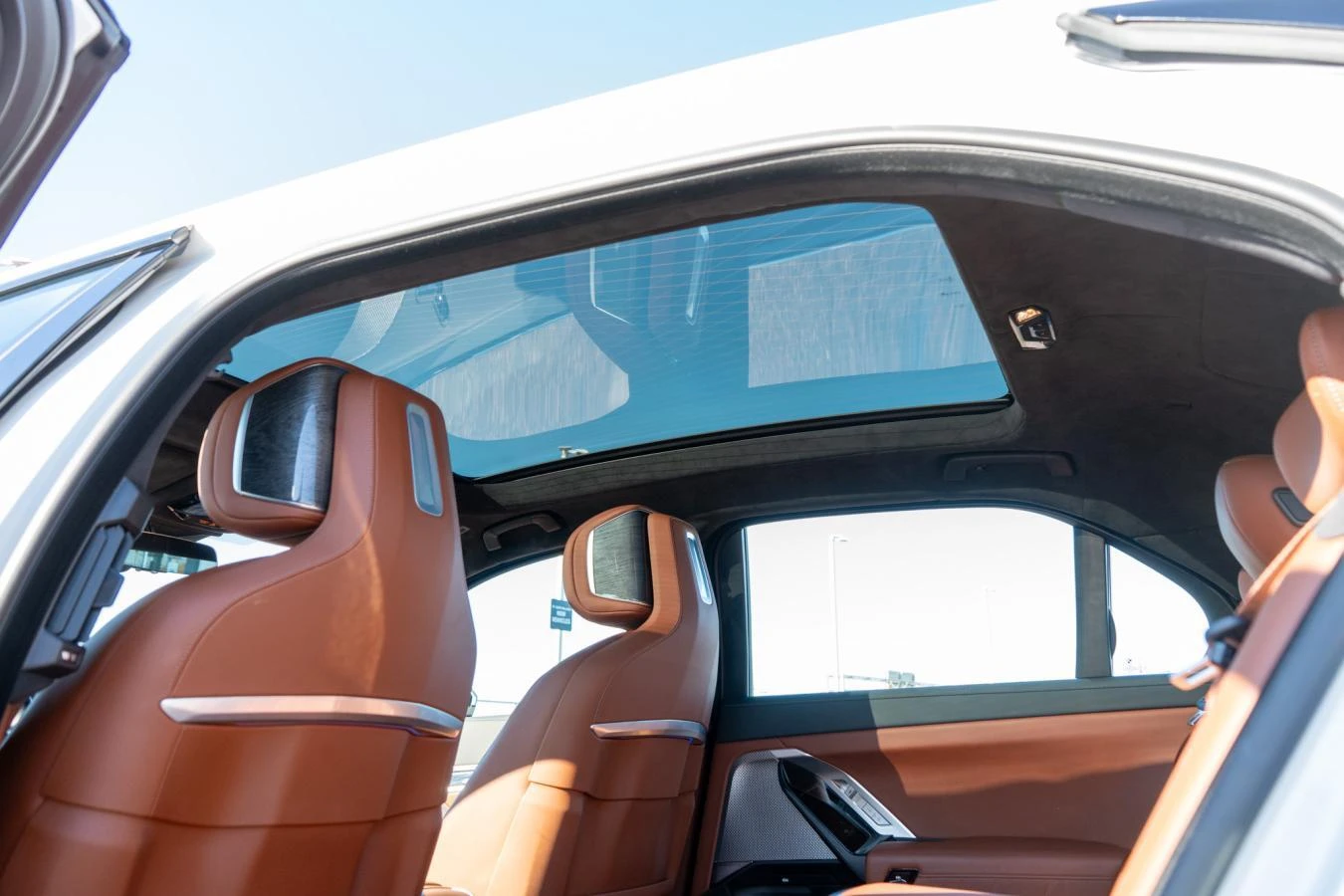 BMW 760 Swarovski* Mineral White Metallic | Mobile.bg   11