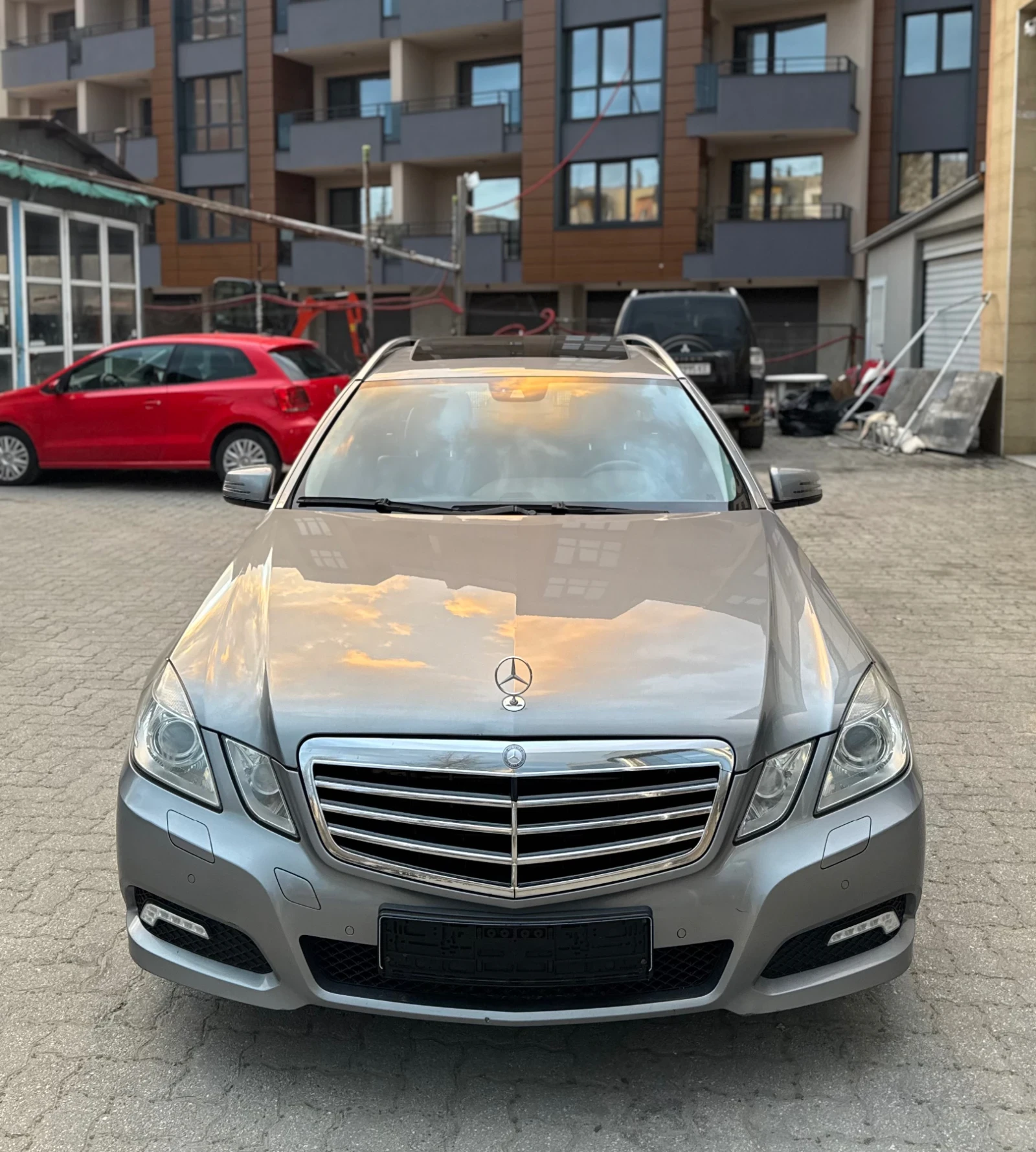 Mercedes-Benz E 350 CDI * AVANTGARDE * Bi-Xenon * Нави * Шибедах * , снимка 3 - Автомобили и джипове - 53040999