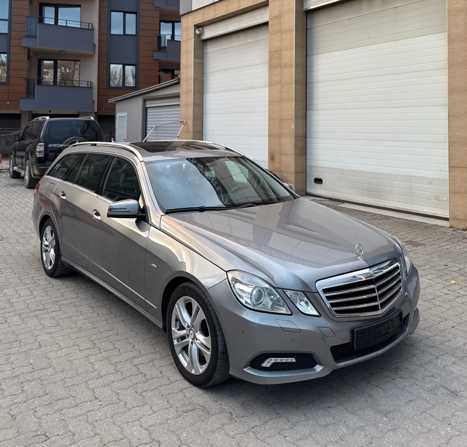 Mercedes-Benz E 350 CDI * AVANTGARDE * Bi-Xenon * Нави * Шибедах * 