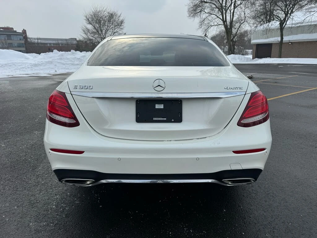 Mercedes-Benz E 300 4 MATIC * АвтоКредит(ЦЕНА ДО БГ) - изображение 5