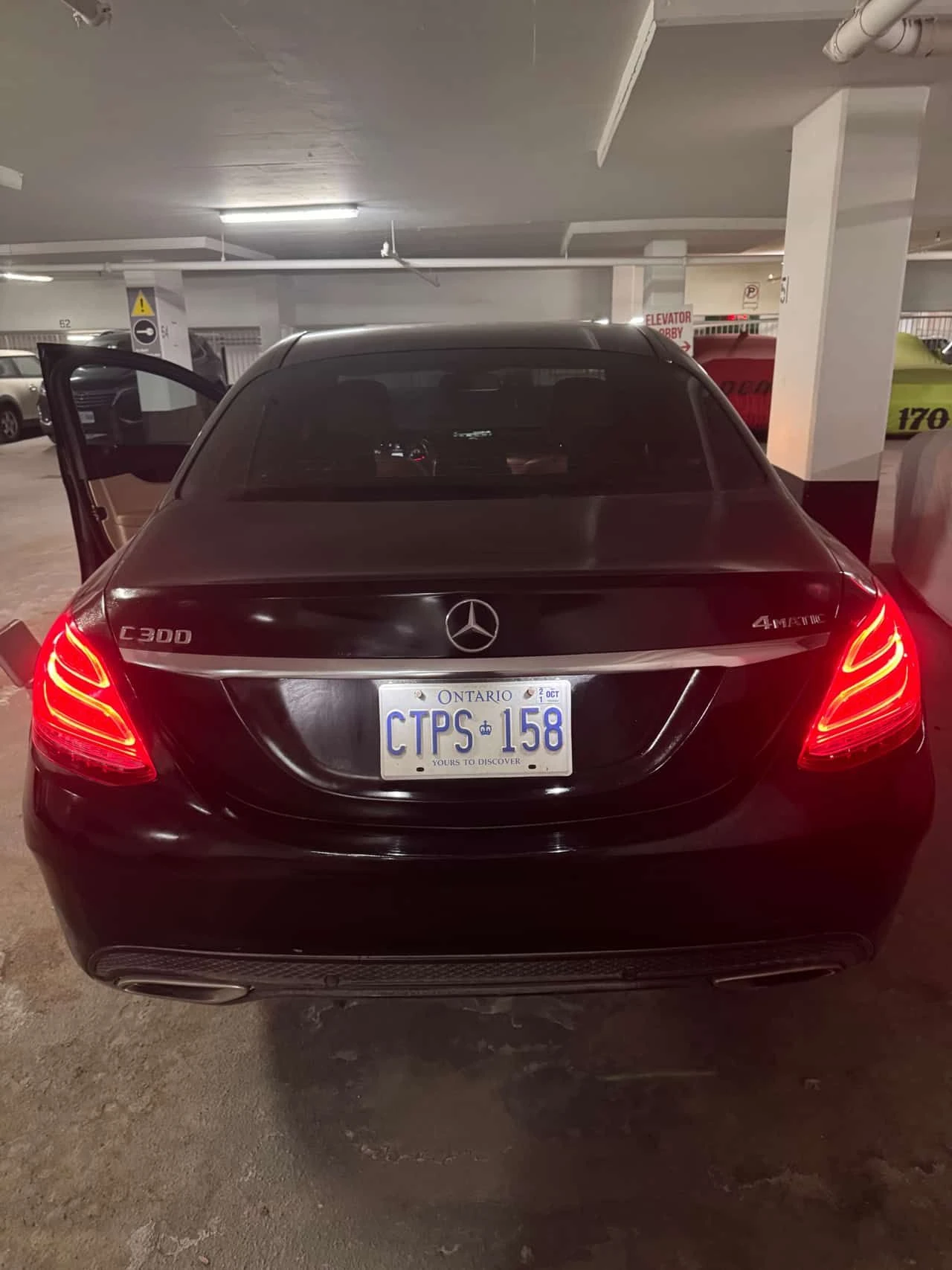 Mercedes-Benz C 300 * CARFAX * ЦЕНА ДО БГ, снимка 4 - Автомобили и джипове - 53953781