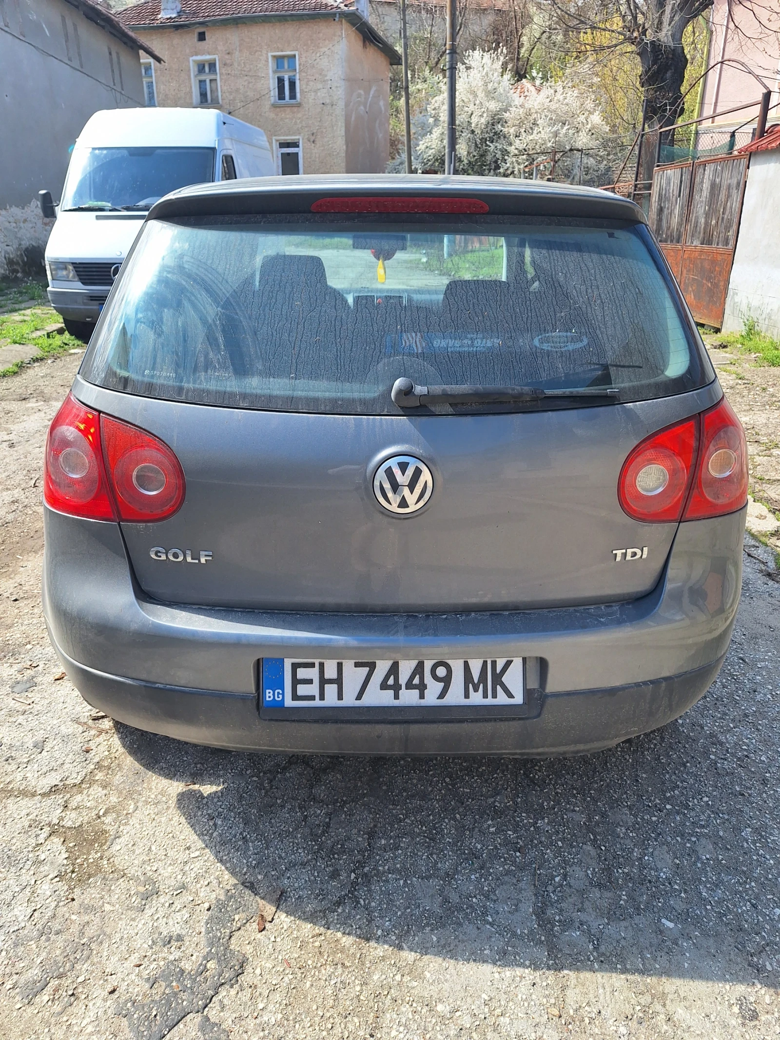 VW Golf Голф 5 1.9 105, снимка 4 - Автомобили и джипове - 54122522