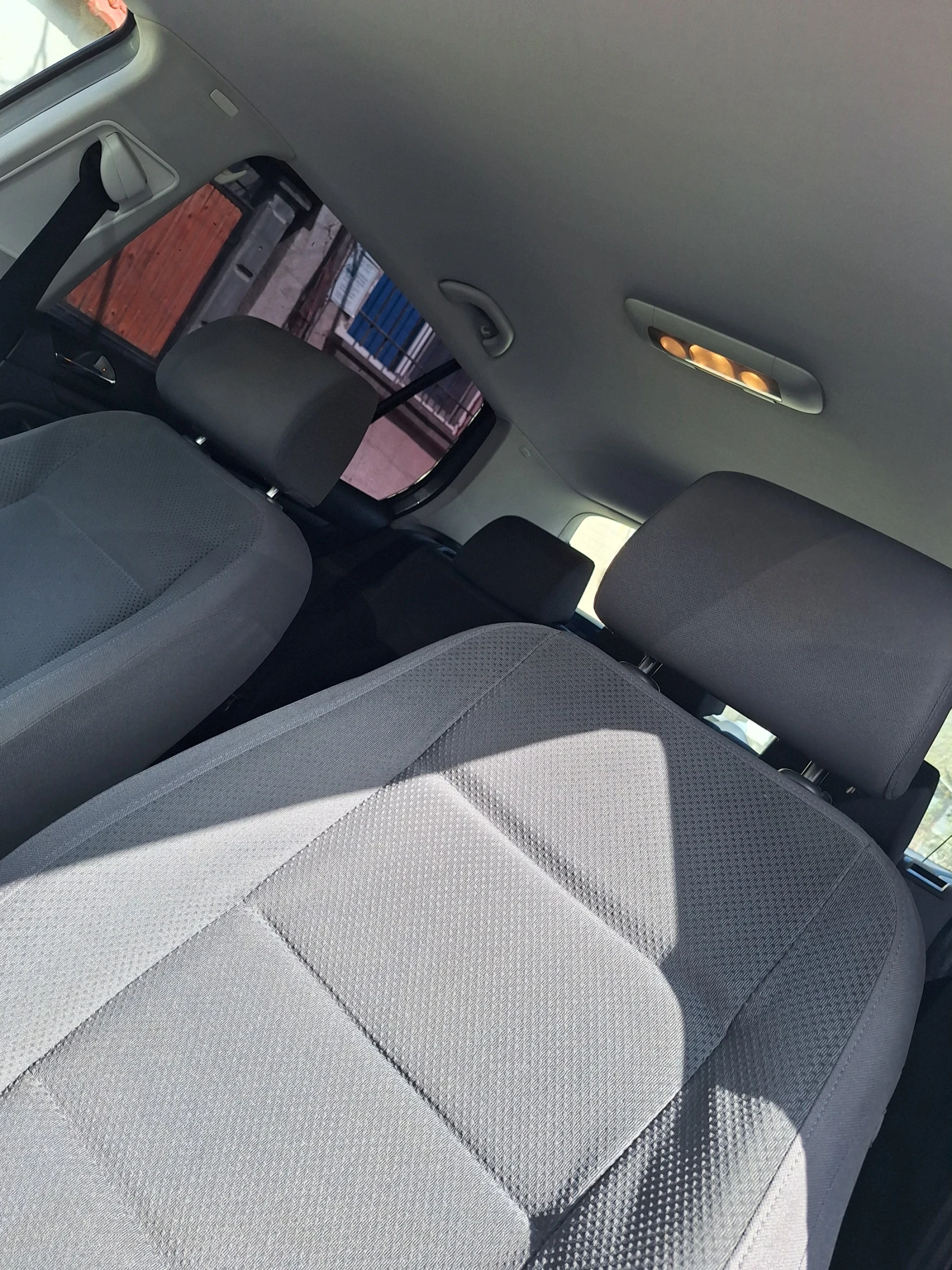 VW Golf Голф 5 1.9 105, снимка 6 - Автомобили и джипове - 54122522