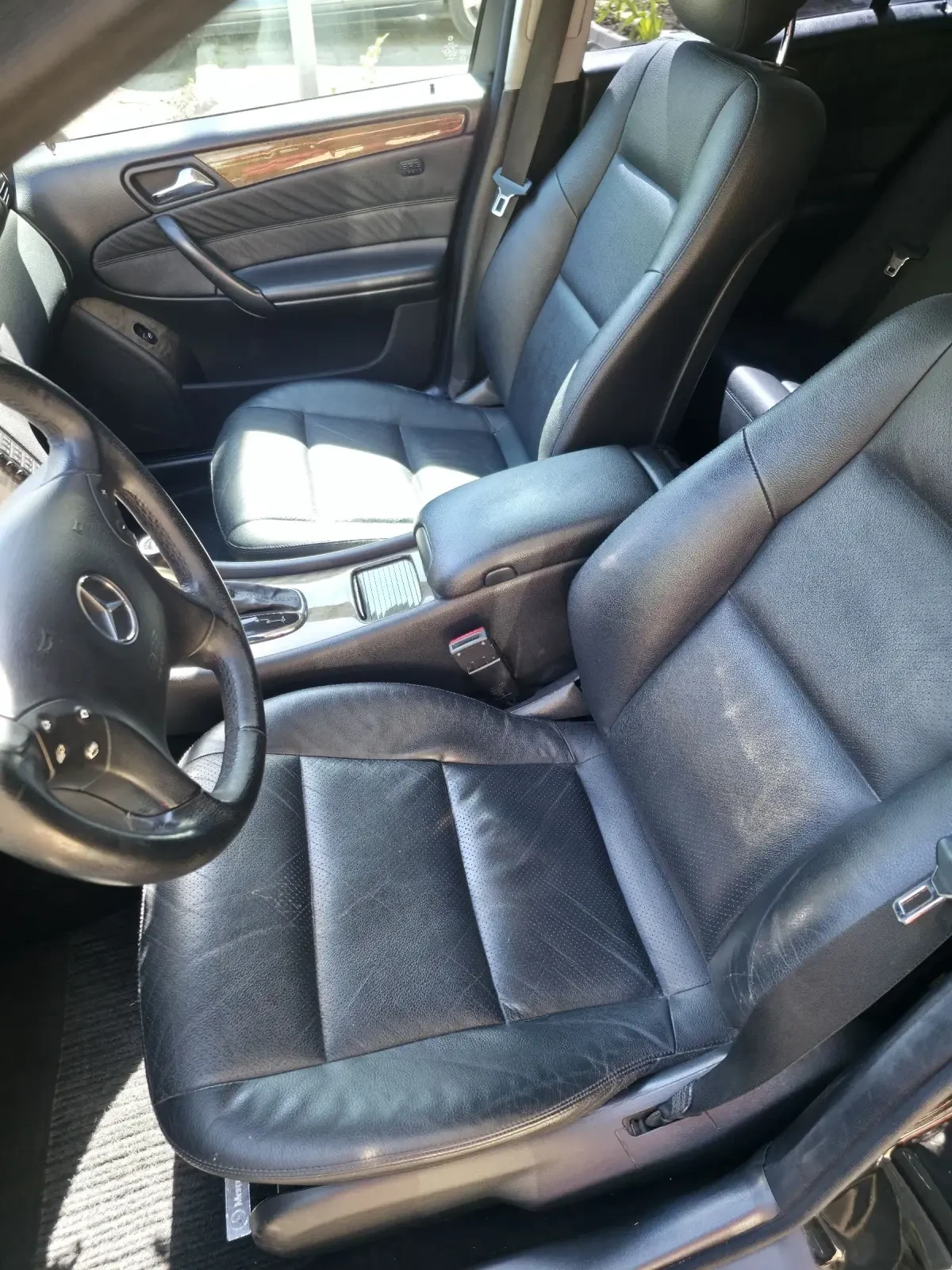 Mercedes-Benz C 320, снимка 11 - Автомобили и джипове - 54333123