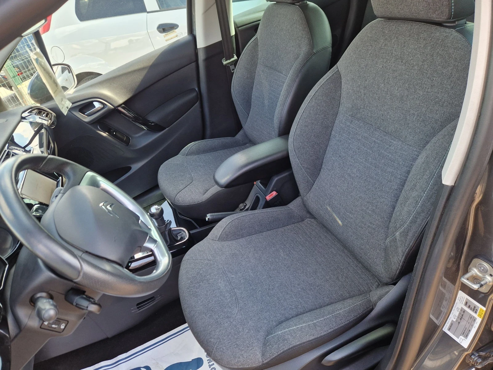 Citroen C3 1.2i 82HP.EXCLUZIVE ITALIA, снимка 8 - Автомобили и джипове - 54362547