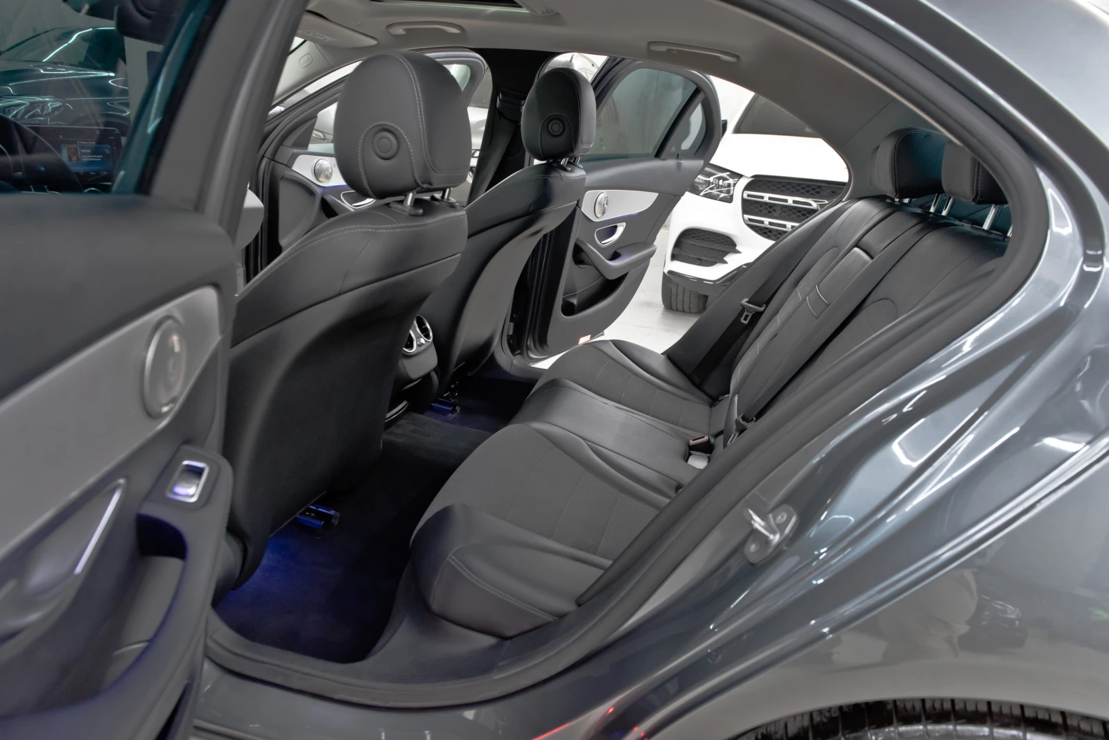 Mercedes-Benz C 220 D* 63 AMG* Multibeam* 194�� | Mobile.bg � ����������� 13