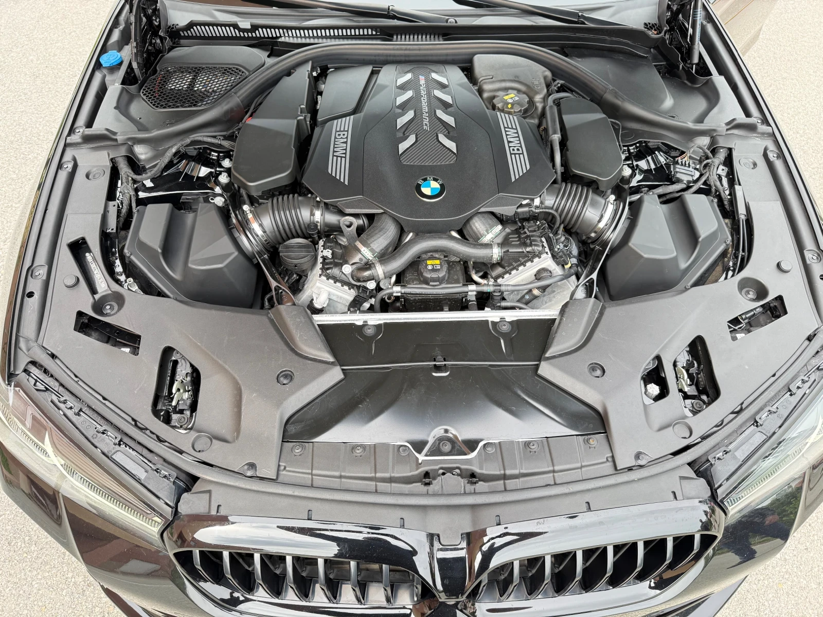 BMW 550 HEADup* М-окачване* 360CAM* HarmanCardon* FULL MAX, снимка 14 - Автомобили и джипове - 54477834