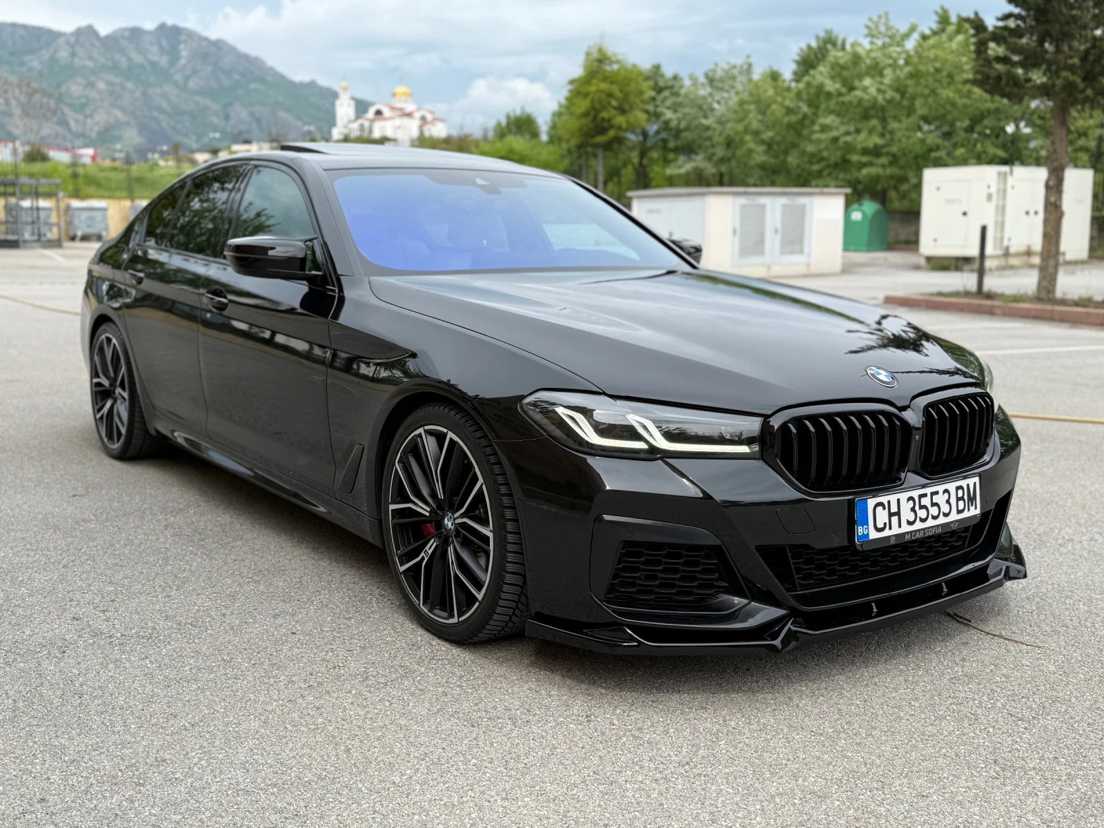 BMW 550 HEADup* М-окачване* 360CAM* HarmanCardon* FULL MAX