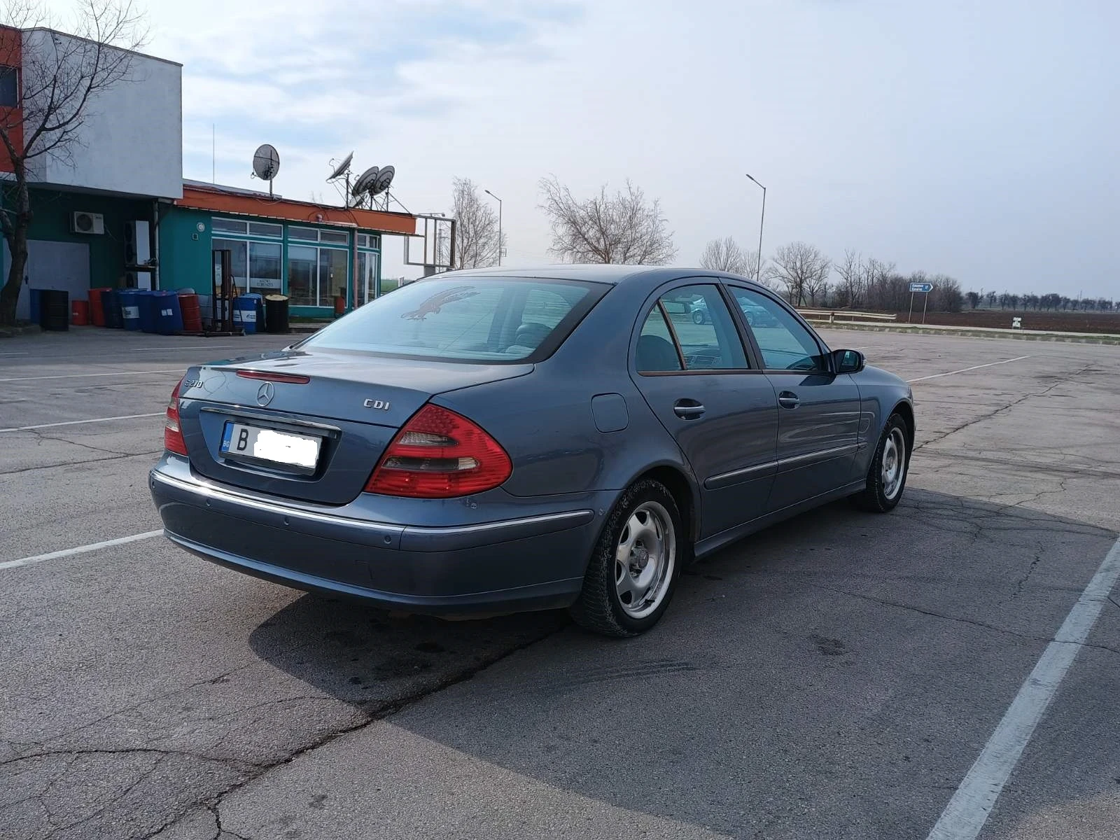 Mercedes-Benz E 270, снимка 2 - Автомобили и джипове - 54490310