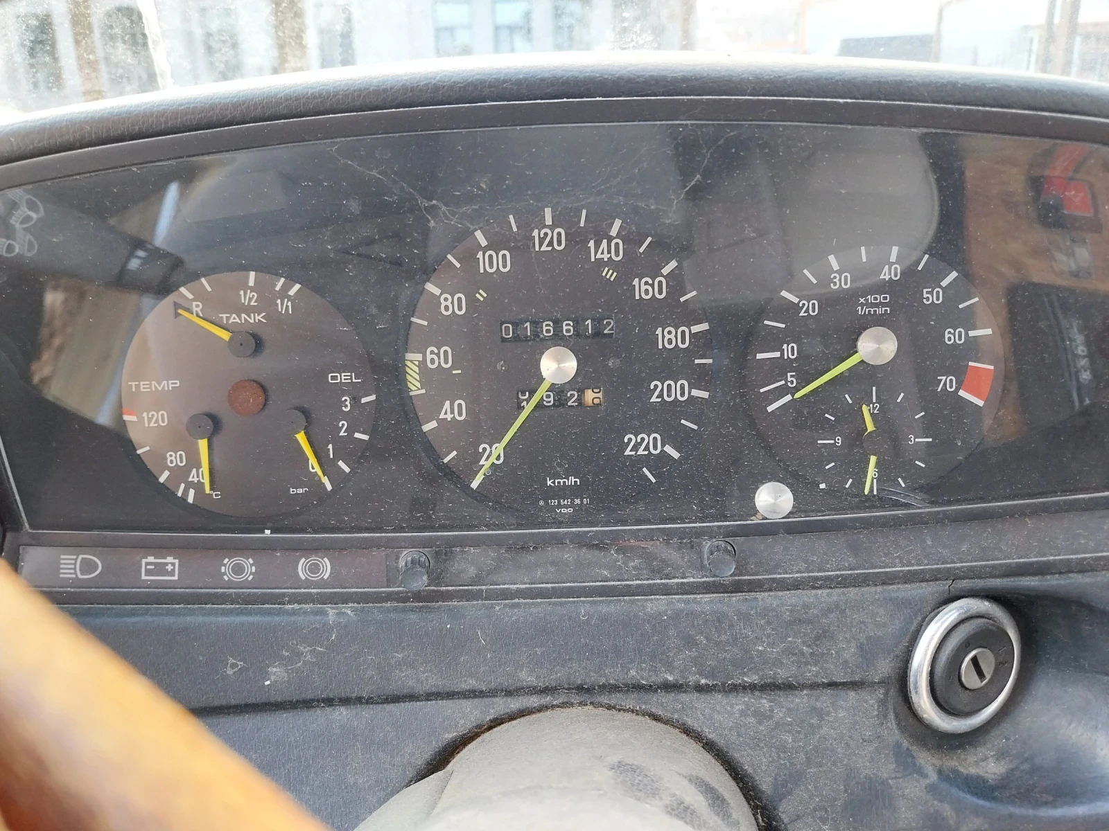 Mercedes-Benz 123 2.8, снимка 6 - Автомобили и джипове - 54661137