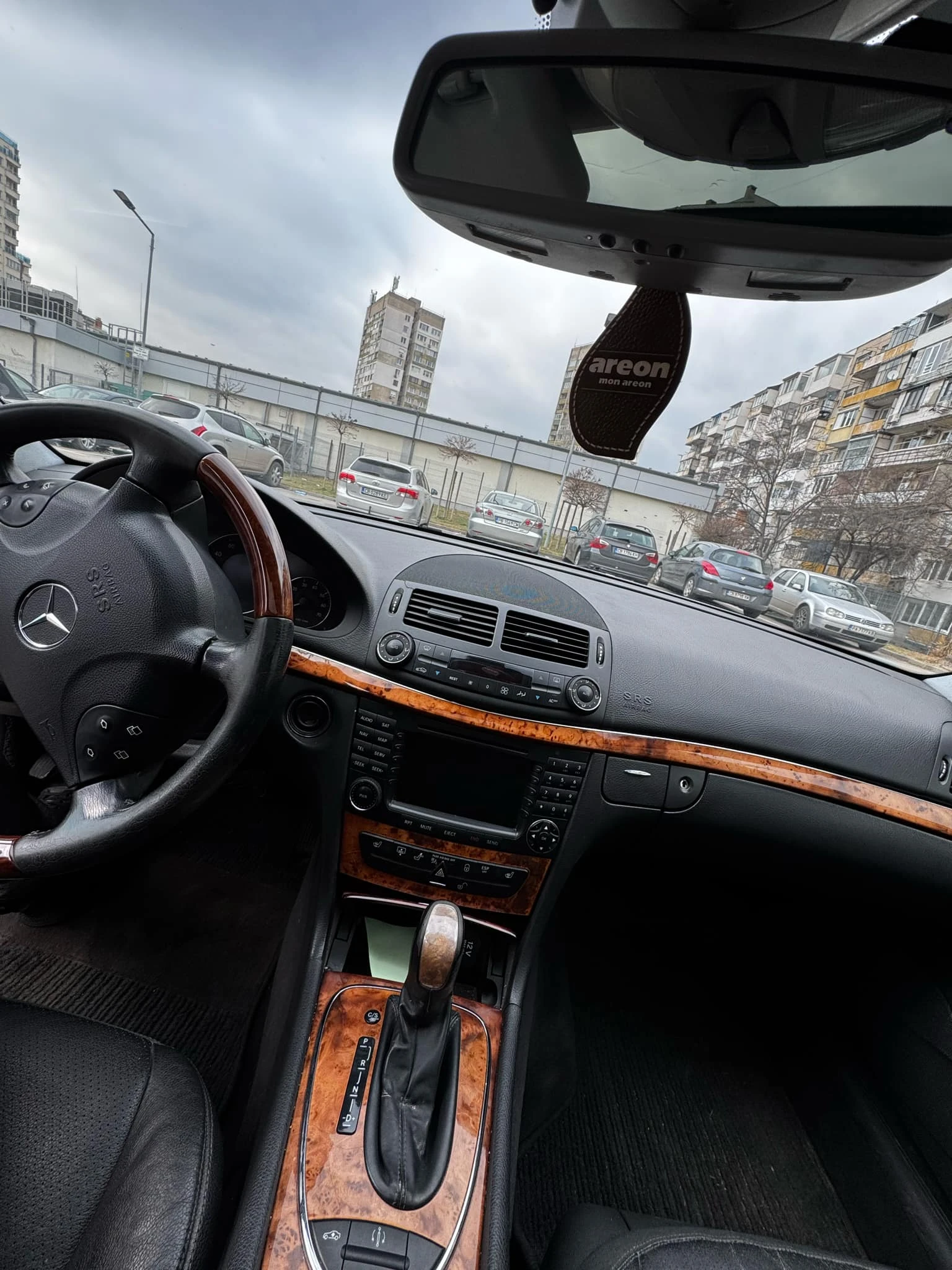 Mercedes-Benz E 500 4Matic/Gas, снимка 3 - Автомобили и джипове - 54908632
