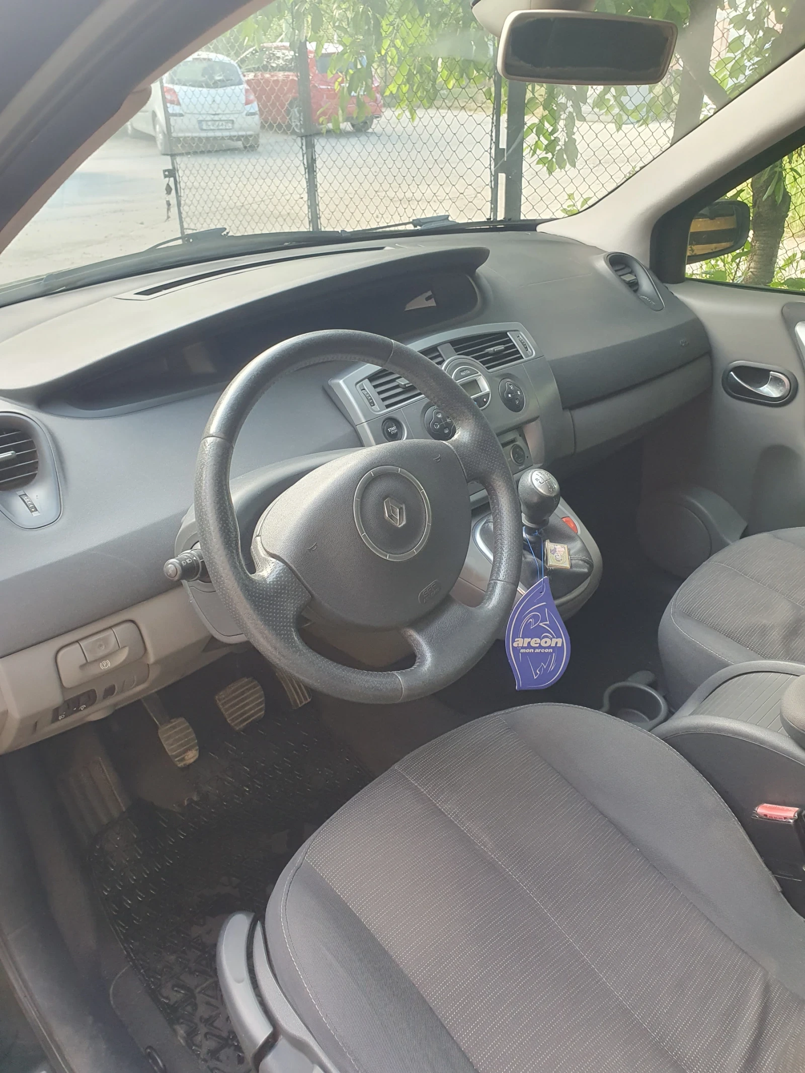 Renault Scenic Megan , снимка 7 - Автомобили и джипове - 55317699