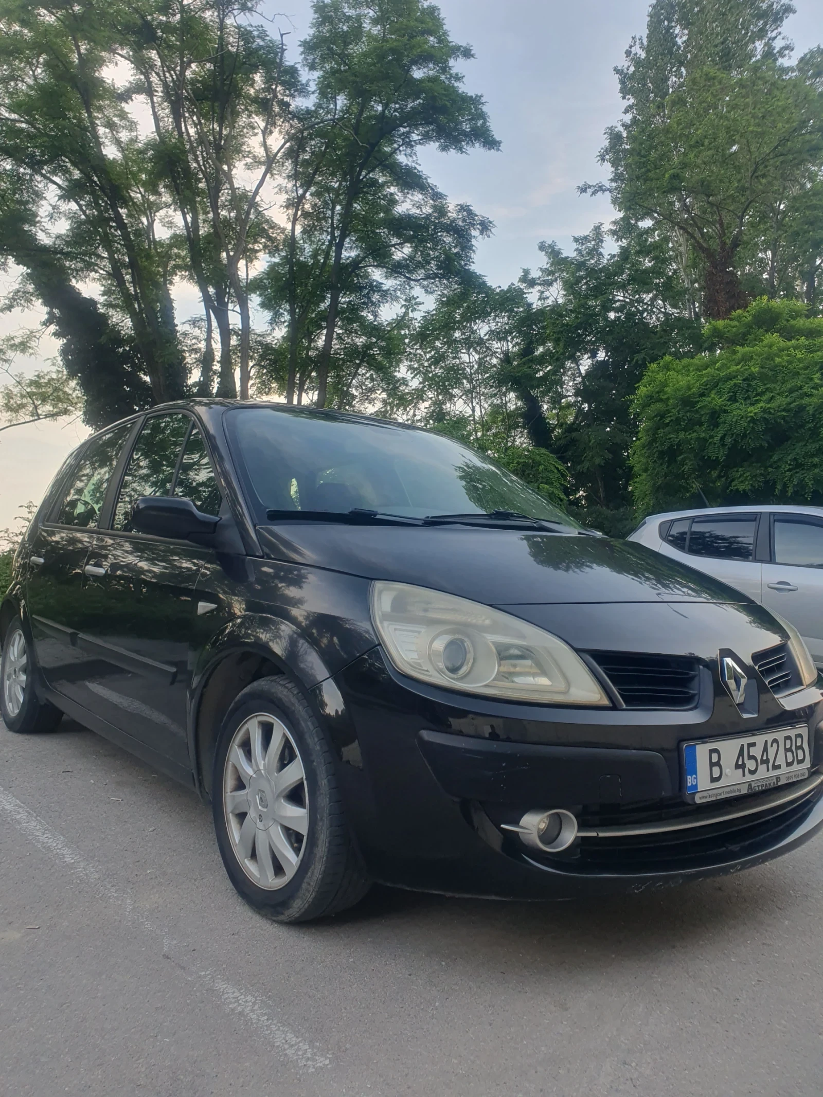 Renault Scenic Megan , снимка 2 - Автомобили и джипове - 55317699