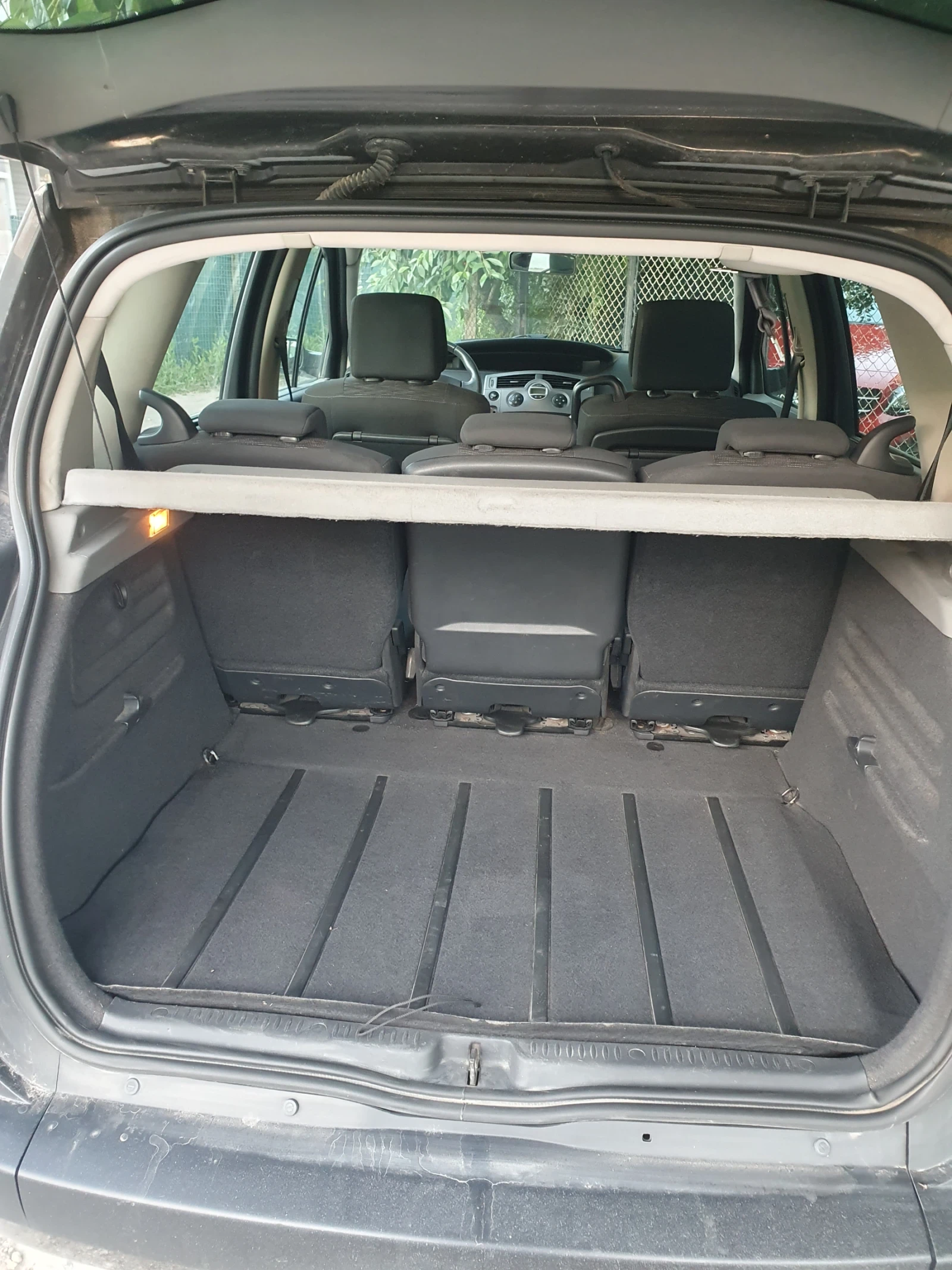 Renault Scenic Megan , снимка 14 - Автомобили и джипове - 55317699