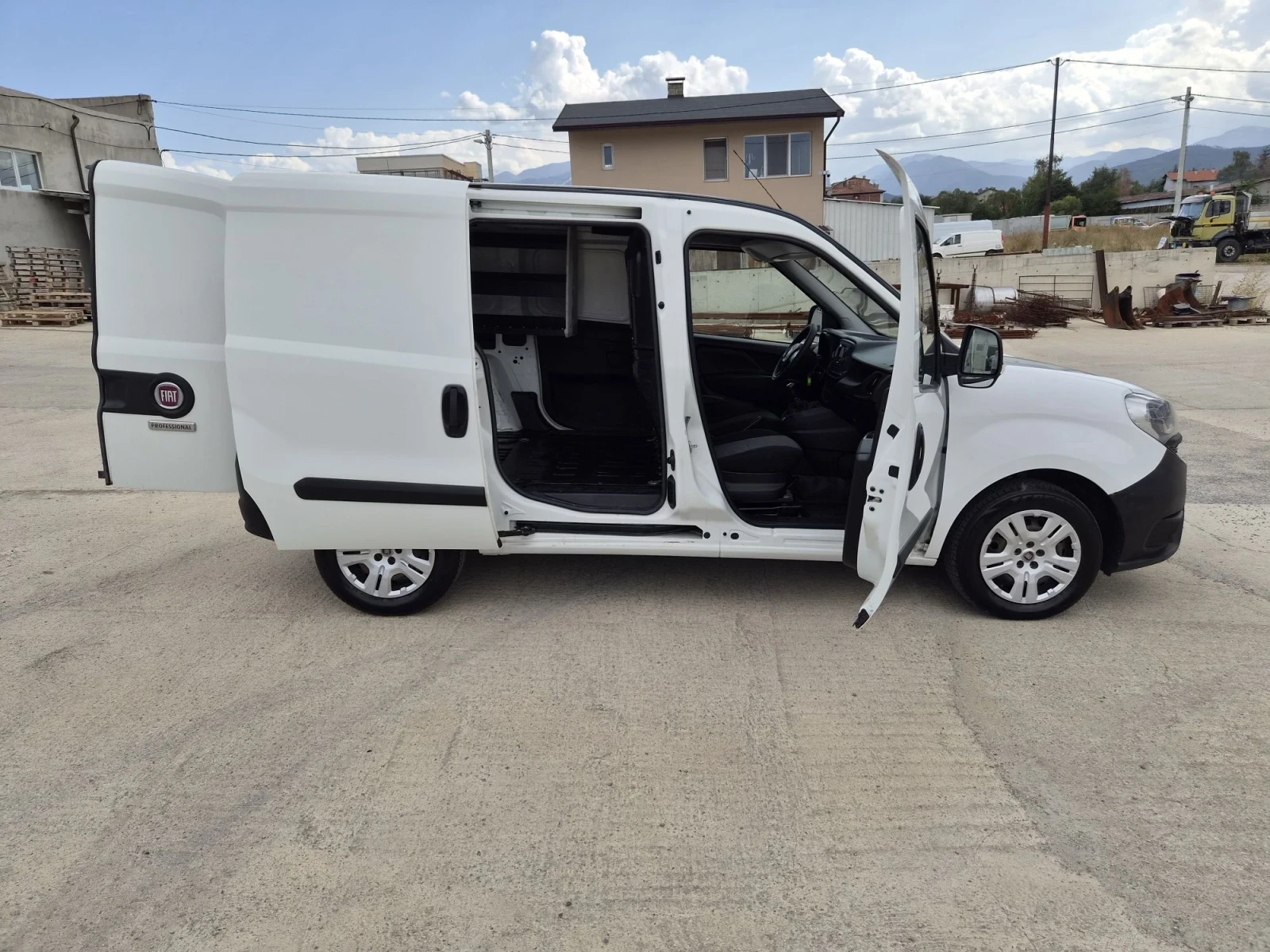 Fiat Doblo 1.3 multijet, снимка 4 - Автомобили и джипове - 55888344