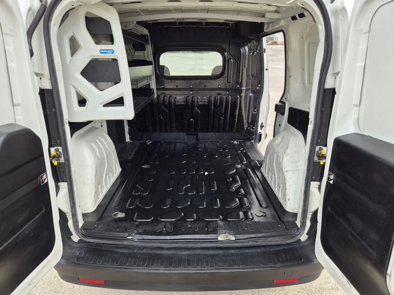 Fiat Doblo 1.3 multijet, снимка 15 - Автомобили и джипове - 55888344