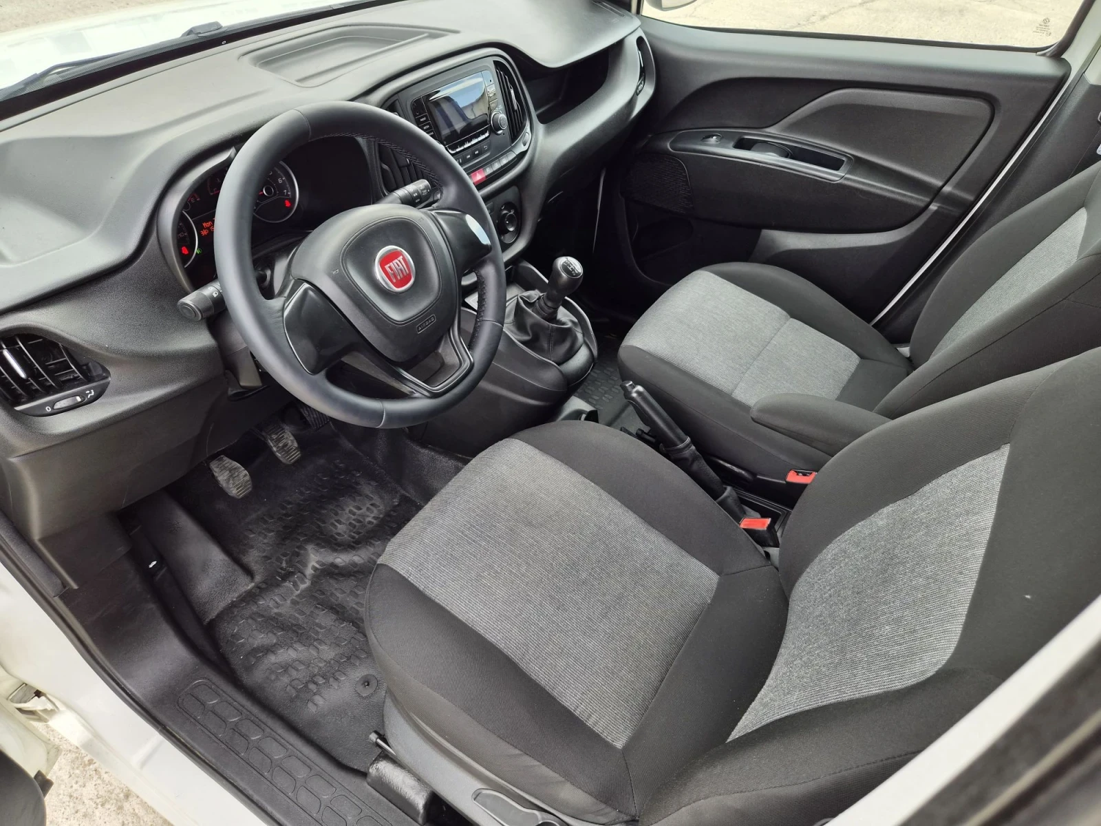 Fiat Doblo 1.3 multijet, снимка 8 - Автомобили и джипове - 55888344