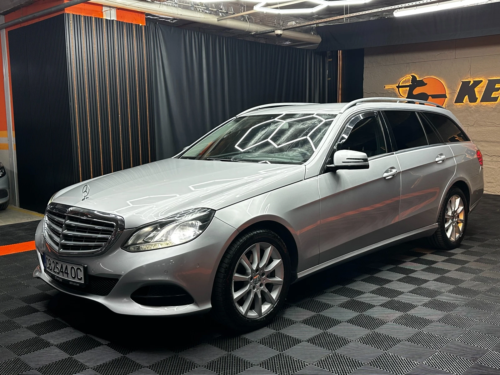 Mercedes-Benz E 220 2.2d 170 к.с., снимка 3 - Автомобили и джипове - 55951096