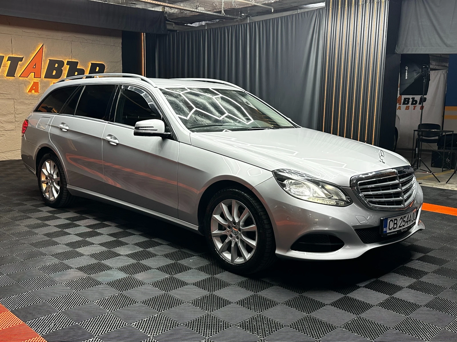 Mercedes-Benz E 220 2.2d 170 к.с., снимка 4 - Автомобили и джипове - 55951096