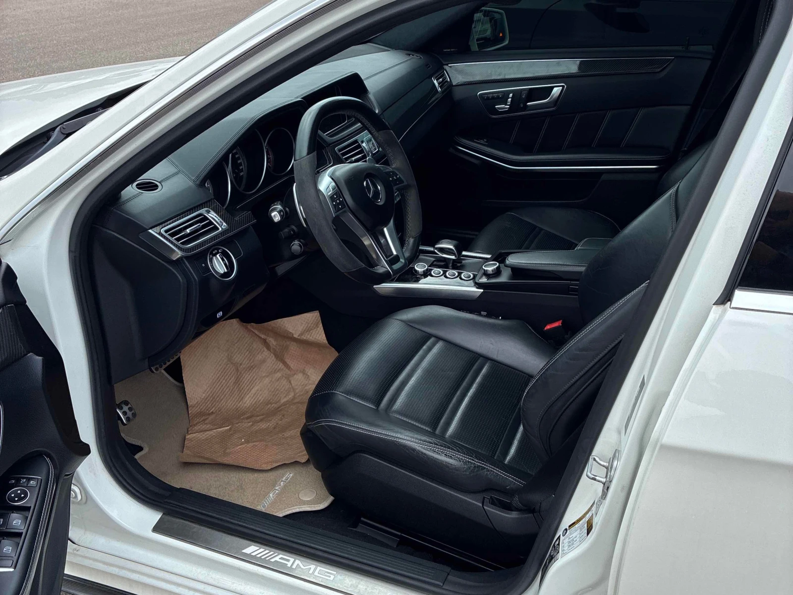 Mercedes-Benz E 63 AMG s / Distronic / Harman Kardon / Carfax /Автокредит, снимка 5 - Автомобили и джипове - 55986696