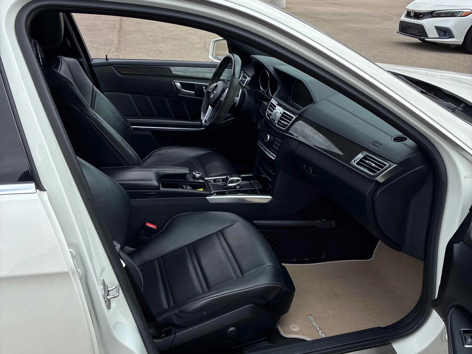 Mercedes-Benz E 63 AMG s / Distronic / Harman Kardon / Carfax /Автокредит, снимка 15 - Автомобили и джипове - 55986696