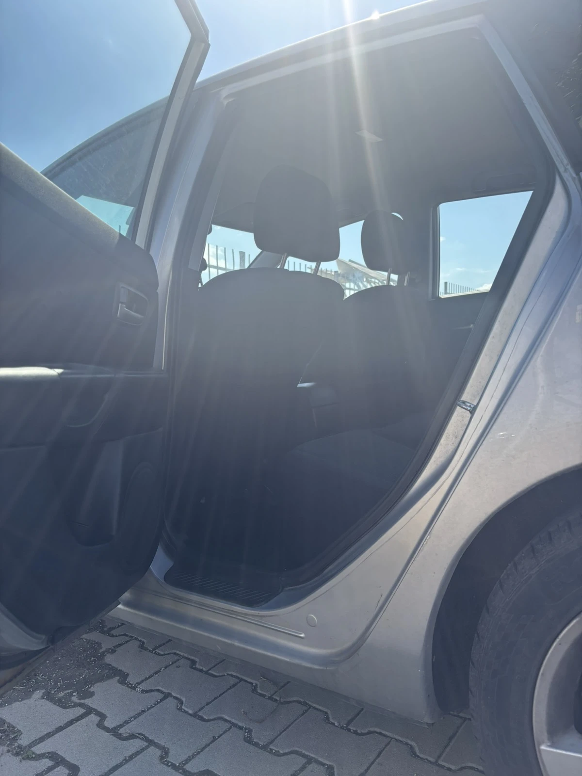 Mazda 3 1.6, снимка 8 - Автомобили и джипове - 56288793