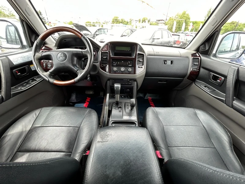 Mitsubishi Pajero, снимка 12 - Автомобили и джипове - 45960895