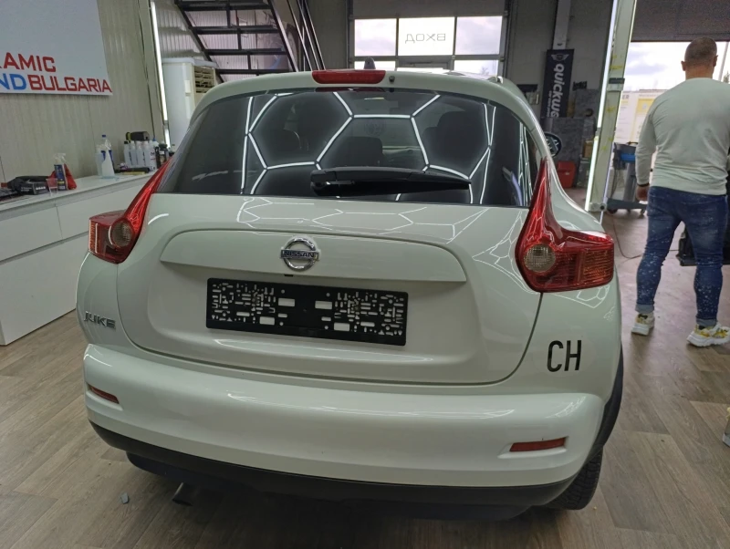 Nissan Juke 1.6 DIG-T tekna, снимка 9 - Автомобили и джипове - 53021600