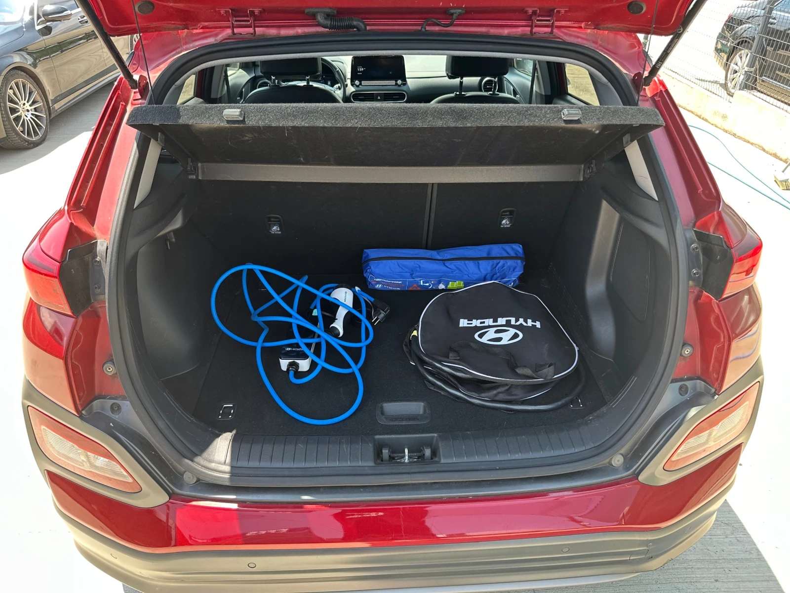 Hyundai Kona PREMIUM 64KWh/BLUELINK/HEADUP/DISSTR/KRELL - изображение 10