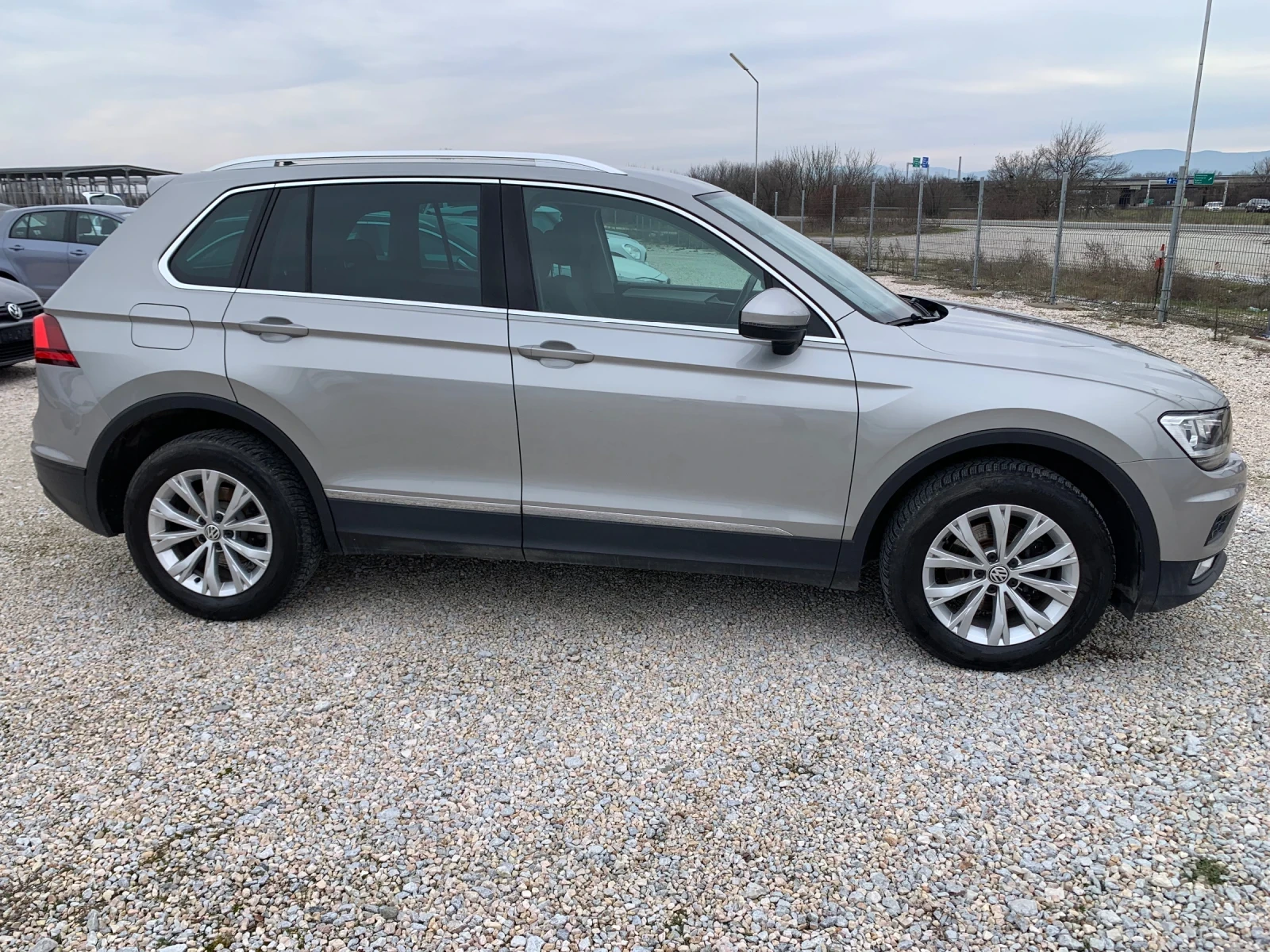 VW Tiguan 2.0TDI 4MOTION - изображение 3