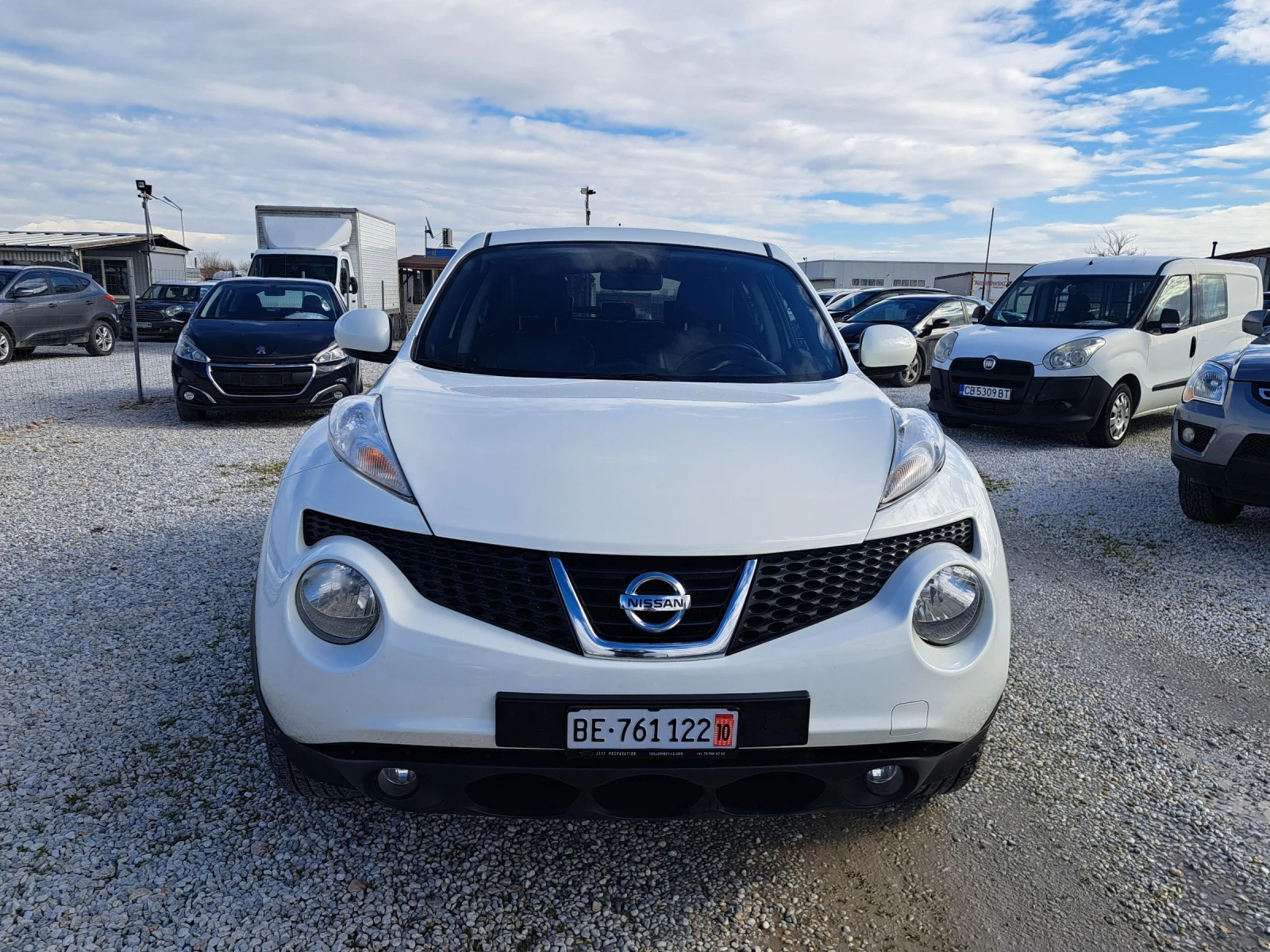 Nissan Juke 1.6 КОЖА/НАВИГАЦИЯ, снимка 2 - Автомобили и джипове - 54420120