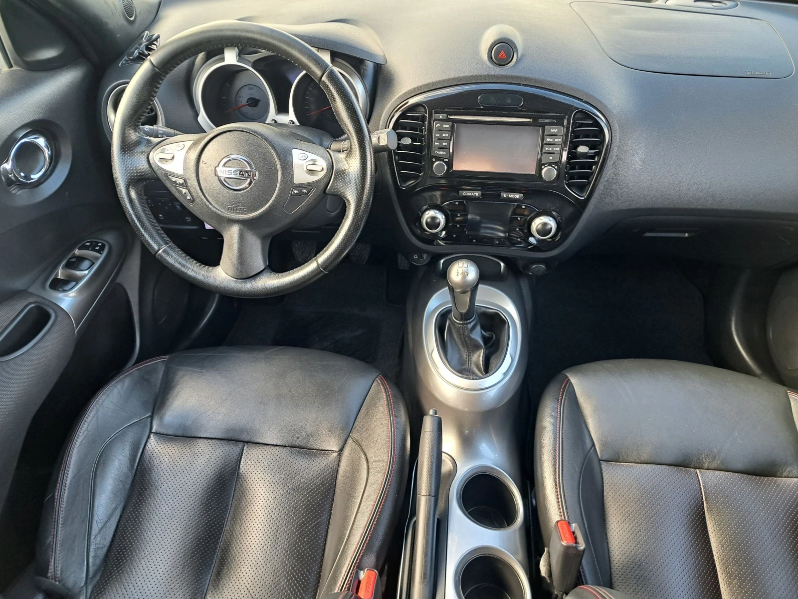 Nissan Juke 1.6 КОЖА/НАВИГАЦИЯ, снимка 13 - Автомобили и джипове - 54420120