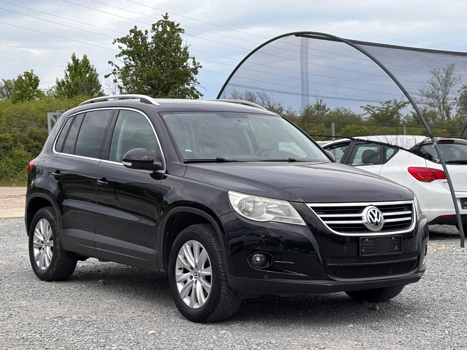 VW Tiguan 2.0TDI 4Motion, снимка 8 - Автомобили и джипове - 54459244