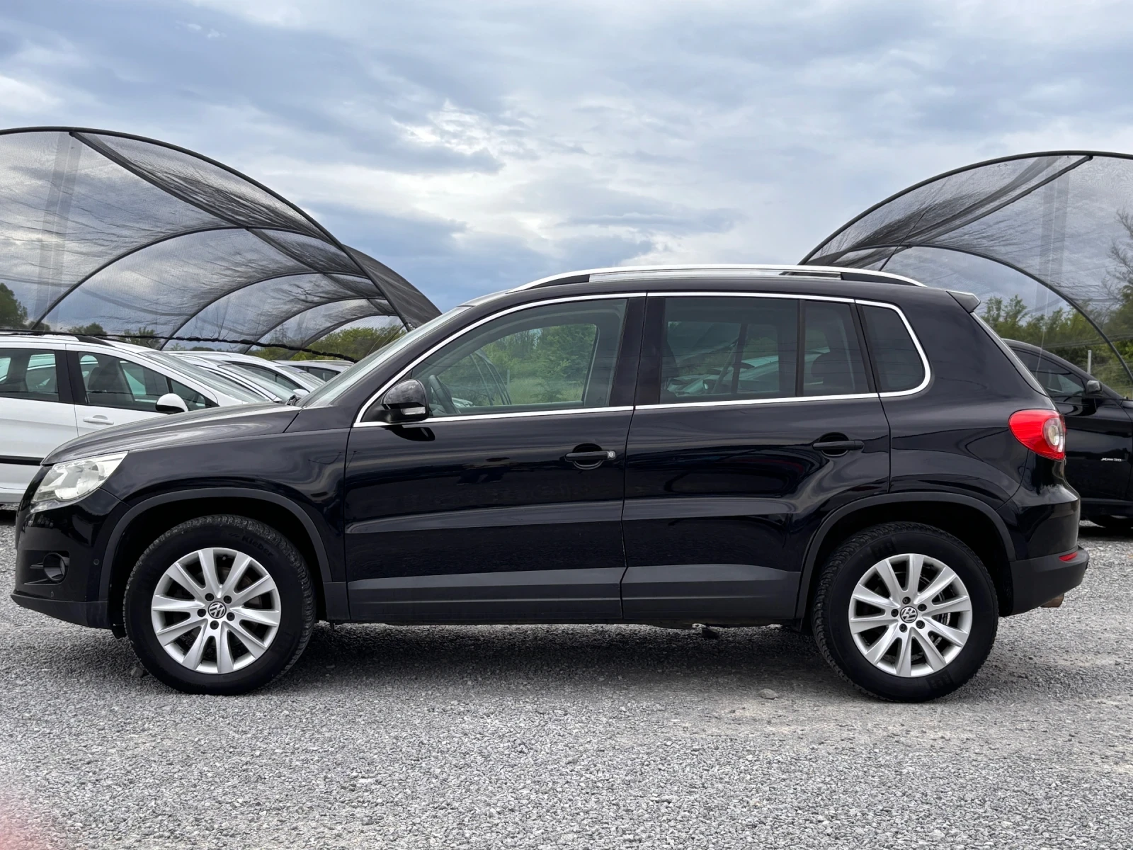 VW Tiguan 2.0TDI 4Motion, снимка 3 - Автомобили и джипове - 54459244